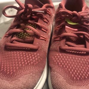 Nike Free Rn Size 8 - Read description